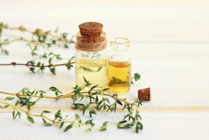 huile de massage au thym tuyanol et ravintsara